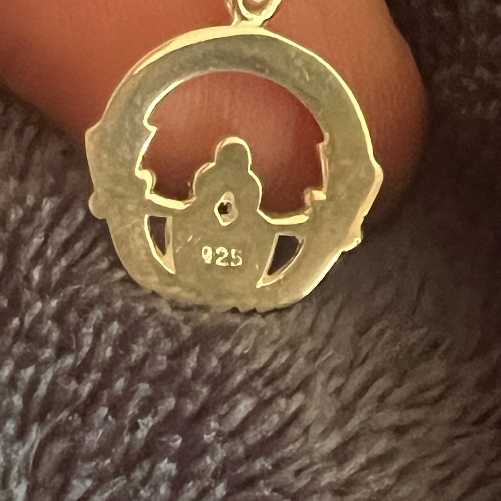 Amethyst Designs of Ireland Sterling Silver Claddagh Necklace, new in box - Picture 5 of 8